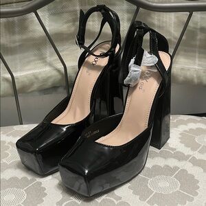 NWOT Mixx Shuz Black Platform Heels style Jaydin size 7